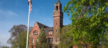 Front view of main building on Thayer Academy campus.